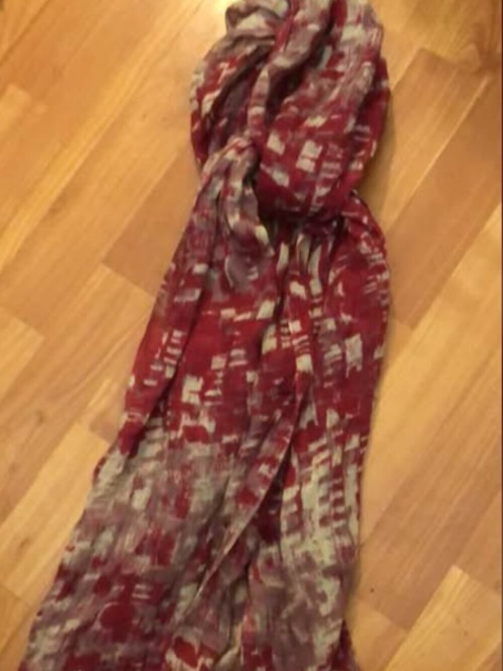 Vera Wang Scarf Red Cream